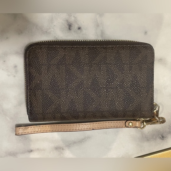 Michael Kors Wallet Wristlet - Picture 3 of 9